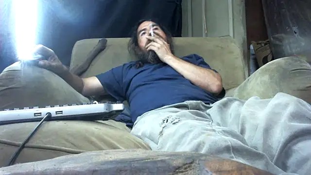 Snapshot of linksjack1010 chatting on May 10, 2026, 11:47 am linksjack1010 online show from May 10, 2026, 11:47 am