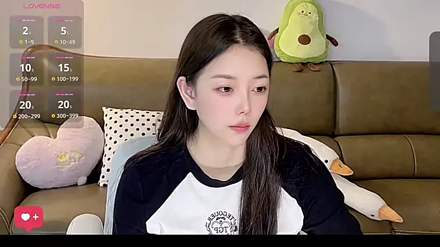 Snapshot of Yilin1999 chatting on May 16, 2026, 8:13 am Yilin1999 online show from May 16, 2026, 8:13 am