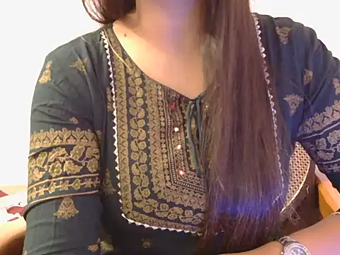 Snapshot of diva-22 chatting on February 22, 2025, 1:13 pm diva-22 online show from February 22, 2025, 1:13 pm