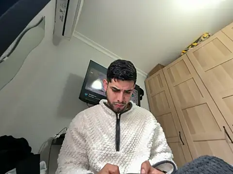 Snapshot of Chicos_defiesta chatting on January 22, 2025, 9:13 am Chicos defiesta online show from January 22, 2025, 9:13 am