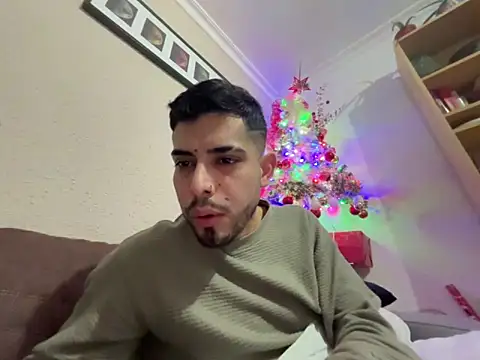 Snapshot of Chicos_defiesta chatting on January 3, 2025, 4:06 pm Chicos defiesta online show from January 3, 2025, 4:06 pm