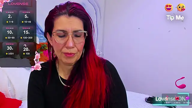 Snapshot of Perla_Franco chatting on November 18, 2025, 2:42 pm Perla Franco online show from November 18, 2025, 2:42 pm