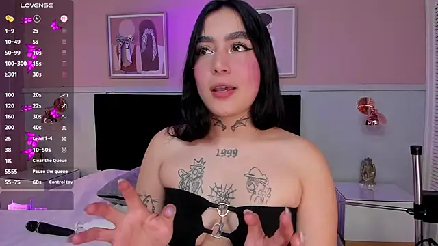 Snapshot of elodie_walker chatting on November 22, 2025, 11:42 am elodie walker online show from November 22, 2025, 11:42 am