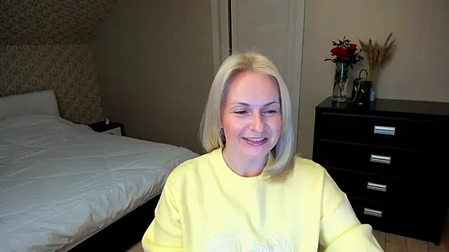 Snapshot of Alicee_Gracee chatting on November 15, 2025, 4:11 pm Alicee Gracee online show from November 15, 2025, 4:11 pm
