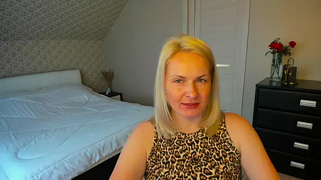 Snapshot of Alicee_Gracee chatting on November 20, 2025, 11:22 am Alicee Gracee online show from November 20, 2025, 11:22 am