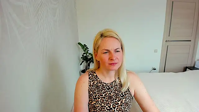 Alicee Gracee online show from March 27, 2026, 7:39 am