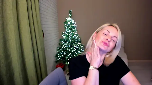 Snapshot of Alicee_Gracee chatting on December 13, 2025, 8:04 pm Alicee Gracee online show from December 13, 2025, 8:04 pm