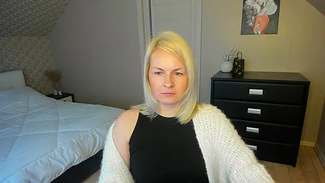 Snapshot of Alicee_Gracee chatting on November 28, 2025, 7:41 am Alicee Gracee online show from November 28, 2025, 7:41 am