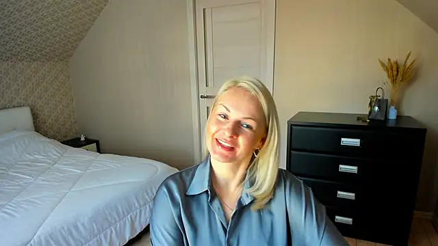 Snapshot of Alicee_Gracee chatting on November 14, 2025, 7:12 am Alicee Gracee online show from November 14, 2025, 7:12 am