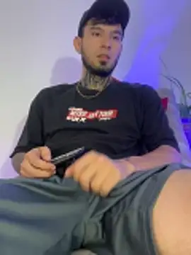 Snapshot of Anthony-Martin chatting on December 1, 2025, 9:26 pm Anthony-Martin online show from December 1, 2025, 9:26 pm