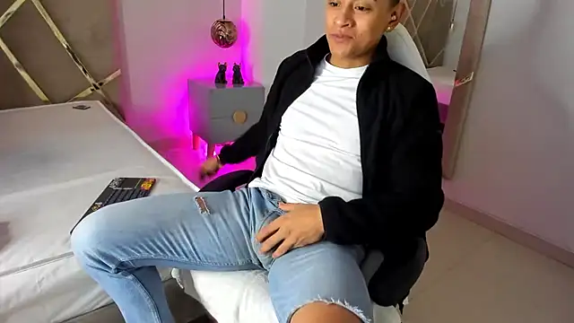 Snapshot of Lucii_fer_ chatting on November 18, 2025, 1:03 pm Lucii fer online show from November 18, 2025, 1:03 pm