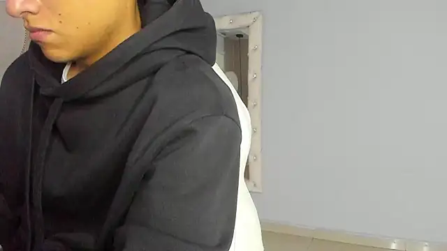 Lucii fer  online show from February 13, 2026, 11:21 am