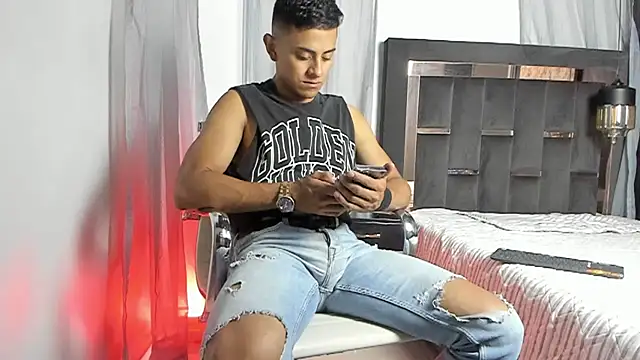 Snapshot of Lucii_fer_ chatting on July 29, 2026, 12:04 pm Lucii fer online show from July 29, 2026, 12:04 pm