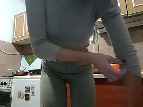 Snapshot of beaverwoman chatting on November 10, 2025, 1:49 pm beaverwoman online show from November 10, 2025, 1:49 pm