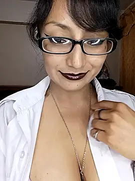 Snapshot of Lucy_Chery chatting on December 17, 2025, 12:04 am Lucy Chery online show from December 17, 2025, 12:04 am