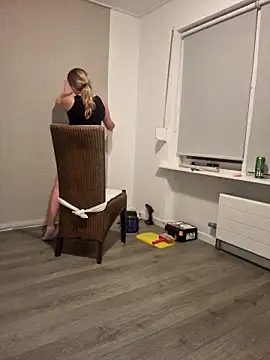 Snapshot of CoupleKitty chatting on December 3, 2025, 8:30 pm CoupleKitty online show from December 3, 2025, 8:30 pm