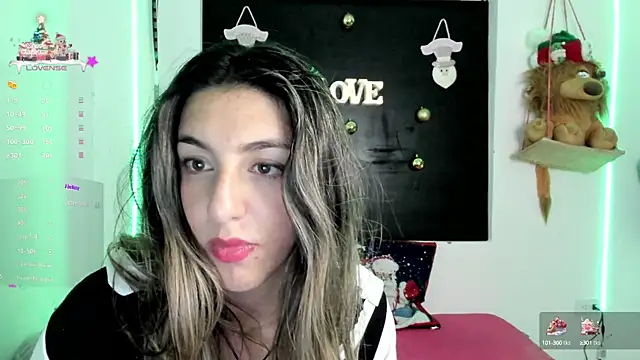 Snapshot of queen-natty chatting on December 17, 2024, 8:34 am queen-natty online show from December 17, 2024, 8:34 am