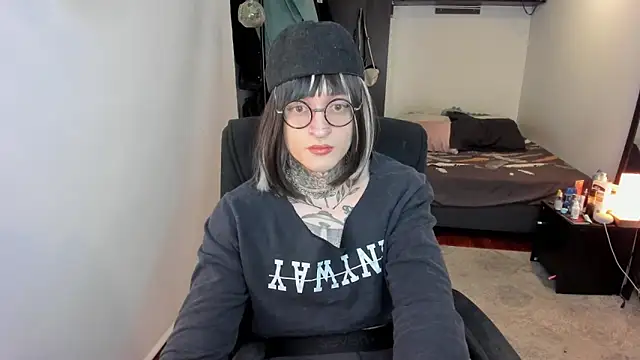 ShiiraVelkor online show from December 23, 2025, 9:41 am