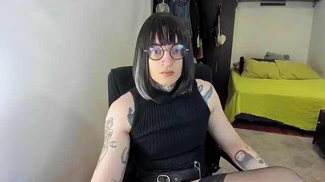 Snapshot of ShiiraVelkor chatting on December 5, 2025, 9:41 am ShiiraVelkor online show from December 5, 2025, 9:41 am