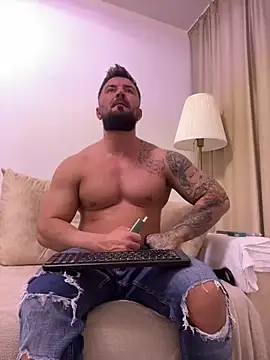 Snapshot of UrsuKing chatting on March 21, 2025, 7:57 pm UrsuKing online show from March 21, 2025, 7:57 pm