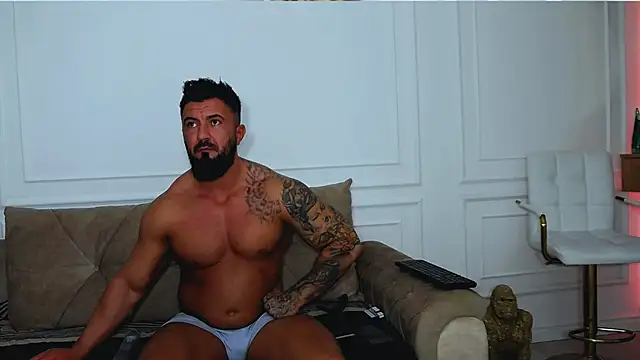 Snapshot of UrsuKing chatting on February 13, 2025, 7:52 pm UrsuKing online show from February 13, 2025, 7:52 pm