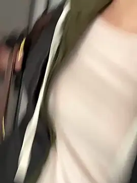 Snapshot of Bella0815 chatting on January 19, 2025, 3:39 am Bella0815 online show from January 19, 2025, 3:39 am