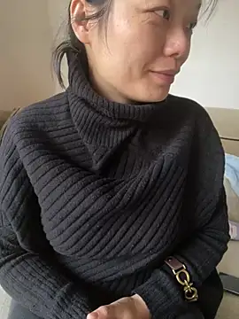 Snapshot of Bella0815 chatting on December 15, 2024, 7:13 am Bella0815 online show from December 15, 2024, 7:13 am