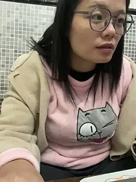 Bella0815 online show from November 26, 2025, 7:47 pm