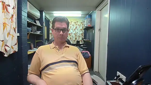 tilobinder online show from October 26, 2025, 2:06 pm