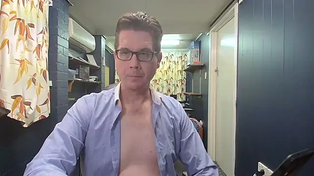 tilobinder online show from November 2, 2025, 2:00 pm