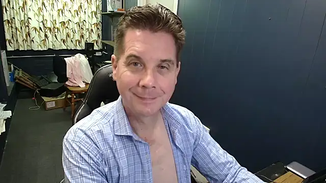 tilobinder online show from April 11, 2026, 3:59 pm