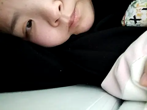 Snapshot of hello098712 chatting on February 15, 2026, 12:15 pm hello098712 online show from February 15, 2026, 12:15 pm