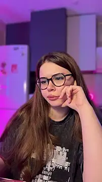 CutiePie3 online show from May 16, 2026, 5:01 pm