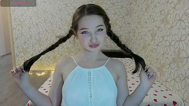 Snapshot of Lissa_Cristal chatting on December 16, 2025, 12:20 pm Lissa Cristal online show from December 16, 2025, 12:20 pm