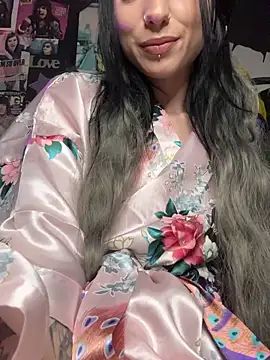 MissMidnightUK online show from March 8, 2026, 2:04 am