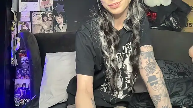 Snapshot of MissMidnightUK chatting on June 15, 2026, 11:37 pm MissMidnightUK online show from June 15, 2026, 11:37 pm