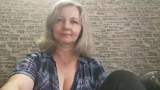 EdithManning online show from October 20, 2025, 5:31 am