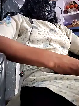 Snapshot of Hot-Anuska chatting on September 13, 2025, 5:13 pm Hot-Anuska online show from September 13, 2025, 5:13 pm