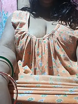 Snapshot of Hot-Anuska chatting on February 14, 2025, 1:40 pm Hot-Anuska online show from February 14, 2025, 1:40 pm