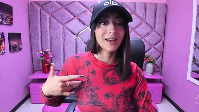 Snapshot of Miaa_Thopmson chatting on December 5, 2025, 5:22 pm Miaa Thopmson online show from December 5, 2025, 5:22 pm