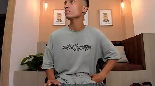 wolf james123 online show from February 3, 2025, 1:51 pm