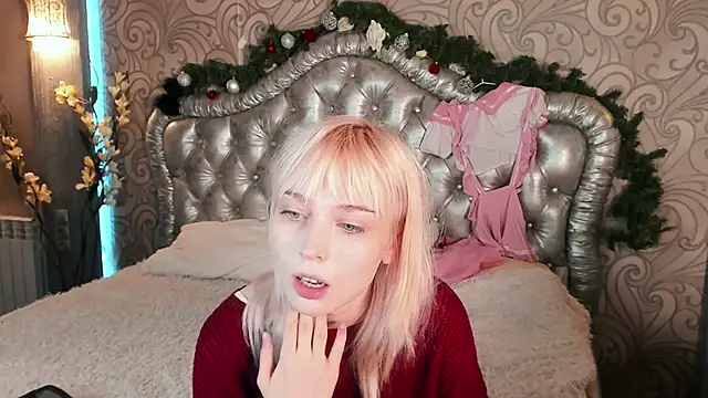 Snapshot of -NoraBless chatting on December 23, 2024, 1:24 pm -NoraBless online show from December 23, 2024, 1:24 pm