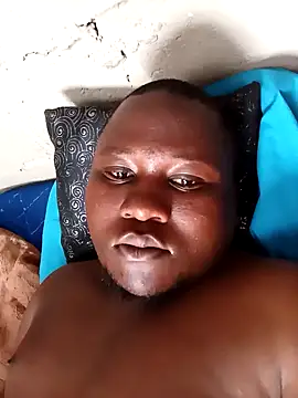 Snapshot of DaRelaMakoya chatting on October 19, 2025, 9:01 am DaRelaMakoya online show from October 19, 2025, 9:01 am