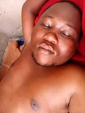 Snapshot of DaRelaMakoya chatting on December 16, 2025, 11:47 am DaRelaMakoya online show from December 16, 2025, 11:47 am