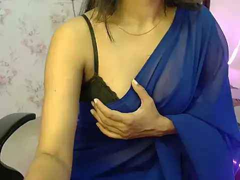 Snapshot of Snappy_girl chatting on November 17, 2025, 4:49 am Snappy girl online show from November 17, 2025, 4:49 am