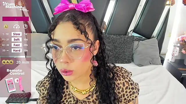 Snapshot of antonelllepiercee chatting on December 2, 2025, 11:12 am antonelllepiercee online show from December 2, 2025, 11:12 am