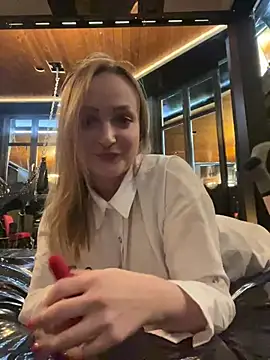 LadyTatiana online show from January 17, 2025, 3:32 pm