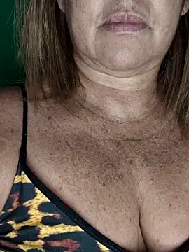 Snapshot of Kasandra_Ho chatting on October 3, 2025, 8:16 am Kasandra Ho online show from October 3, 2025, 8:16 am