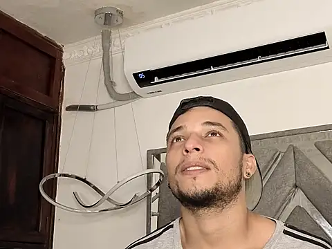 Snapshot of Fernanda_brown18 chatting on November 17, 2025, 12:47 am Fernanda brown18 online show from November 17, 2025, 12:47 am