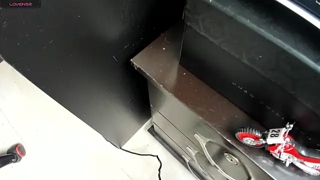 gracekelly12 online show from December 5, 2025, 2:37 pm